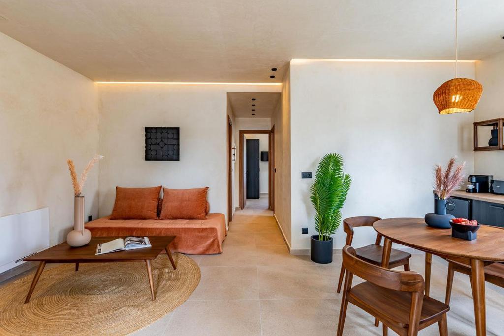 الشقق الفندقية Agios Georgios في  Peranosa The Residency المظهر الخارجي الصورة